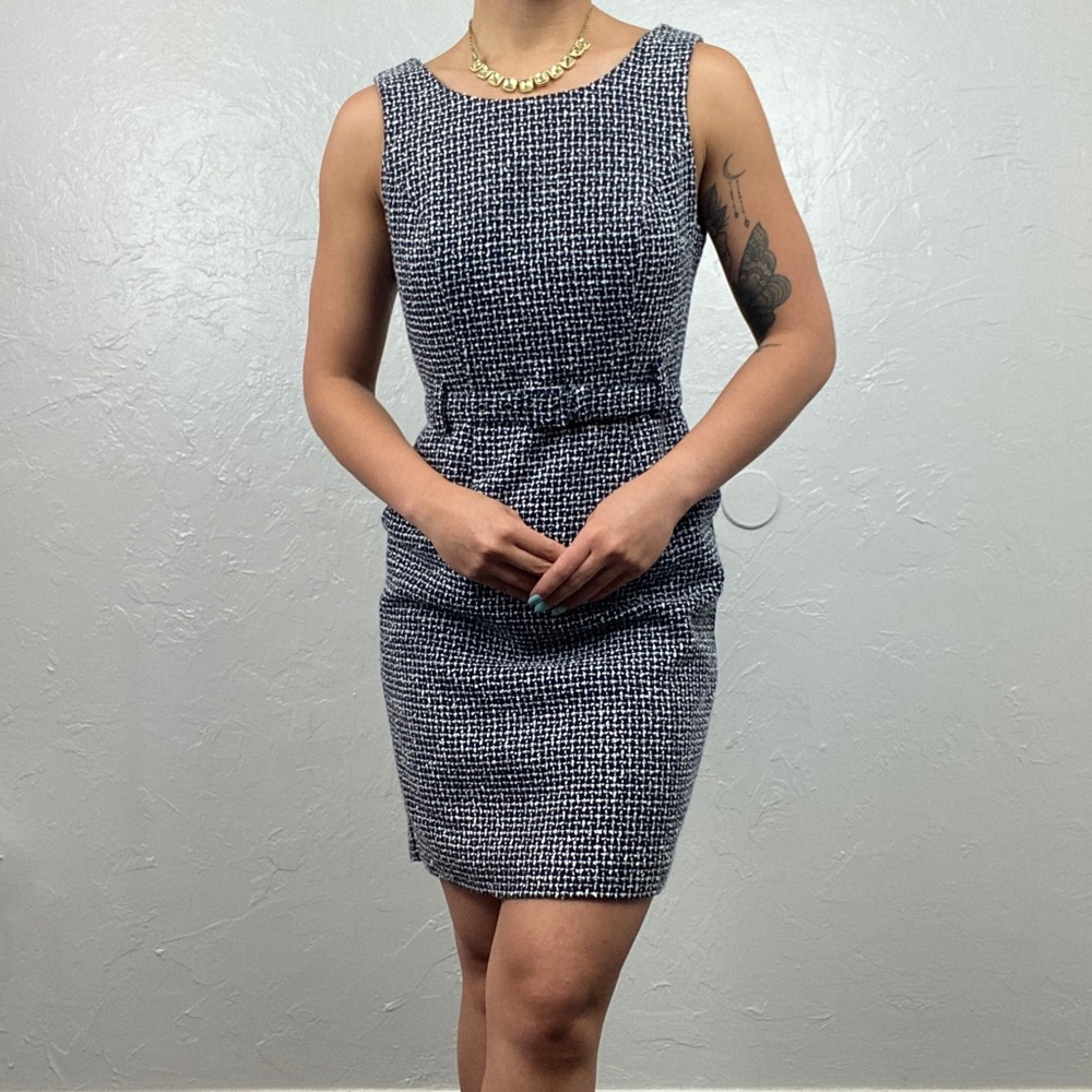 Banana Republic Tweed Navy Belted
Sleeveless Sheath Dress Size 2P - Picture 2 of 12